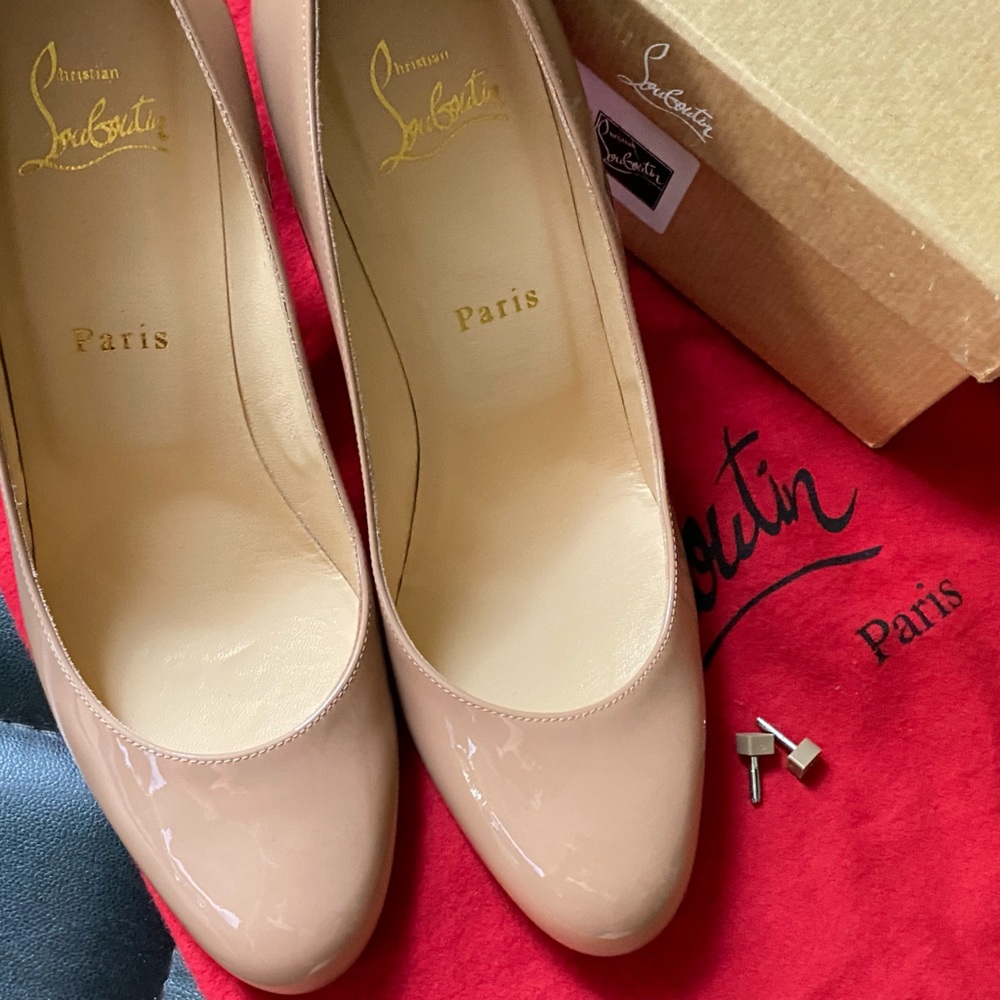 Christian Louboutin Simple 85 Patent Leather Pumps - Like New - Size 38.5